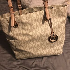 Michael kors purse
